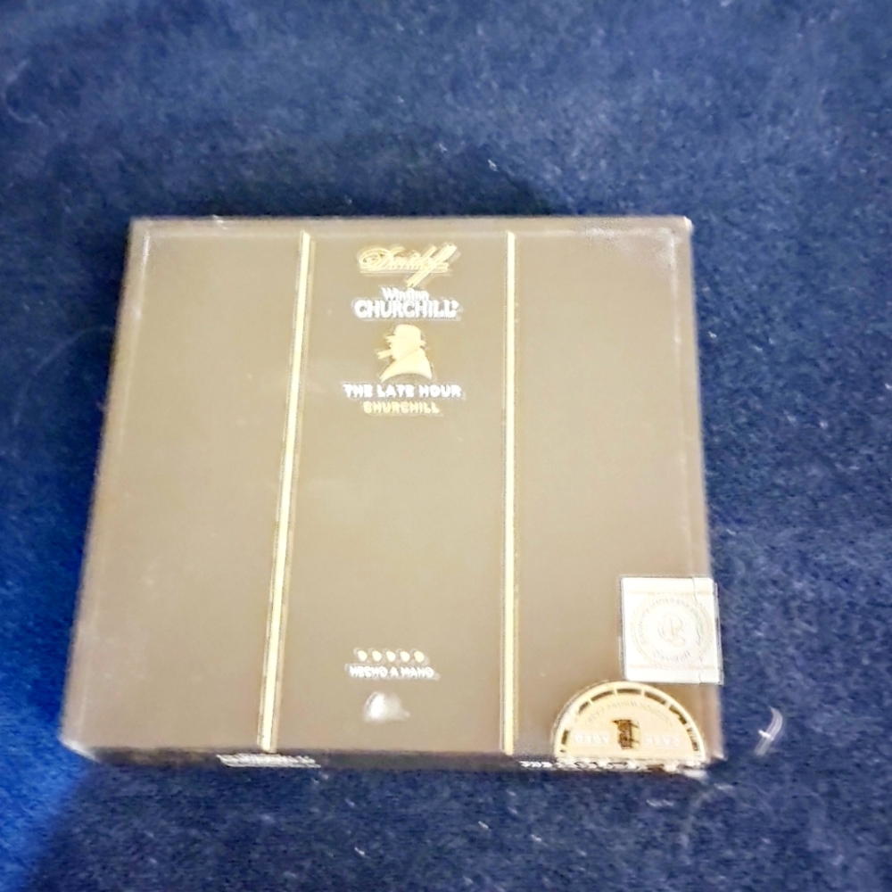 Davidoff Winston Churchill The Late Hour cigar box